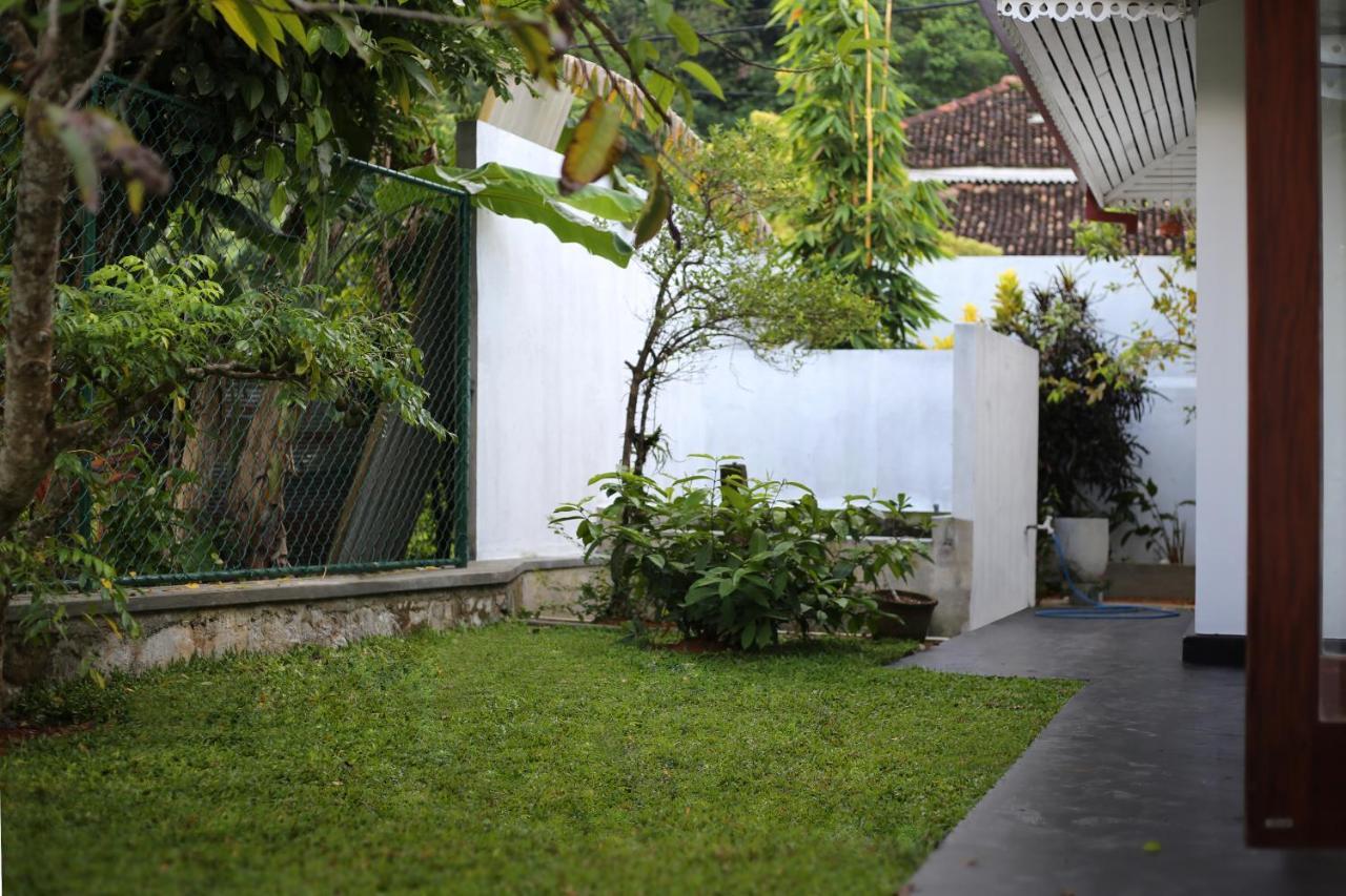 Triple Edge Villa Unawatuna Eksteriør billede
